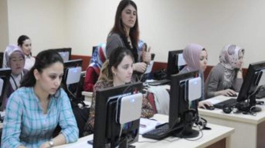 Kadın ve Aile K&uuml;lt&uuml;r Sanat Merkezi yoğun ilgi g&ouml;r&uuml;yor