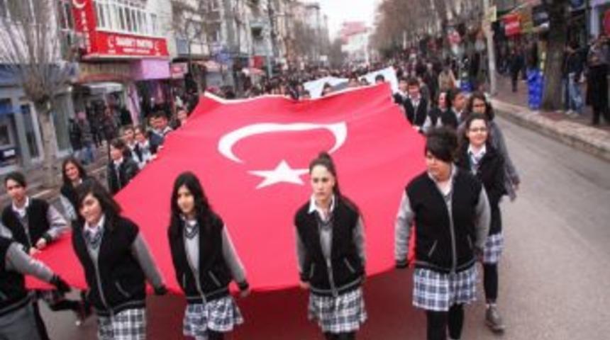 Atat&uuml;rk'&uuml;n Burdur'a gelişinin yıl d&ouml;n&uuml;m&uuml; t&ouml;renlerle kutlandı