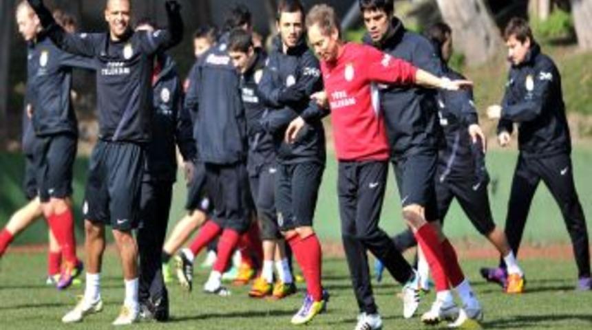 Galatasaray, Mersin İdman Yurdu ma&ccedil;ı hazırlıklarına başladı