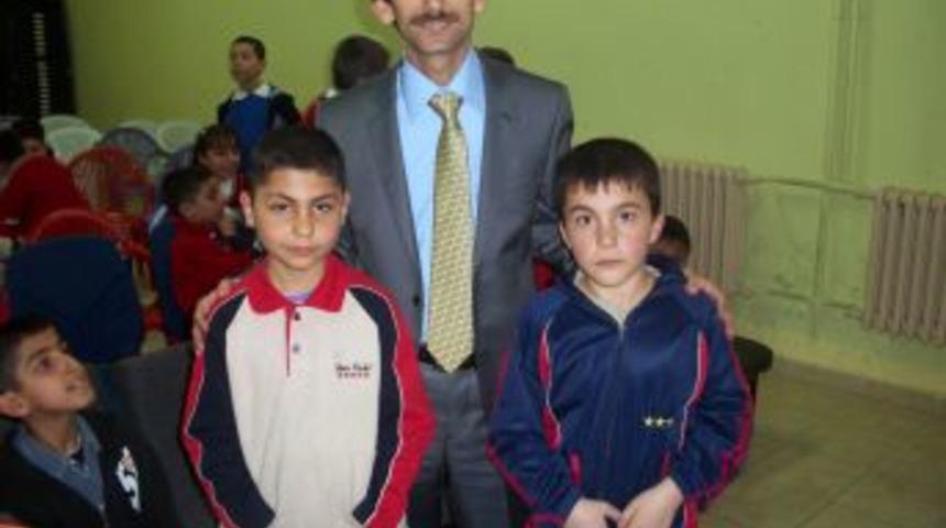 Malatya&rsquo;da ihtiya&ccedil; sahibi &ouml;ğrencilere giyecek yardımı