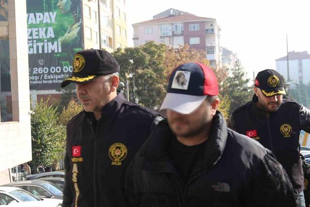 Eskişehir merkezli fuhuş operasyonunda 18 ş&uuml;pheli tutuklandı 1