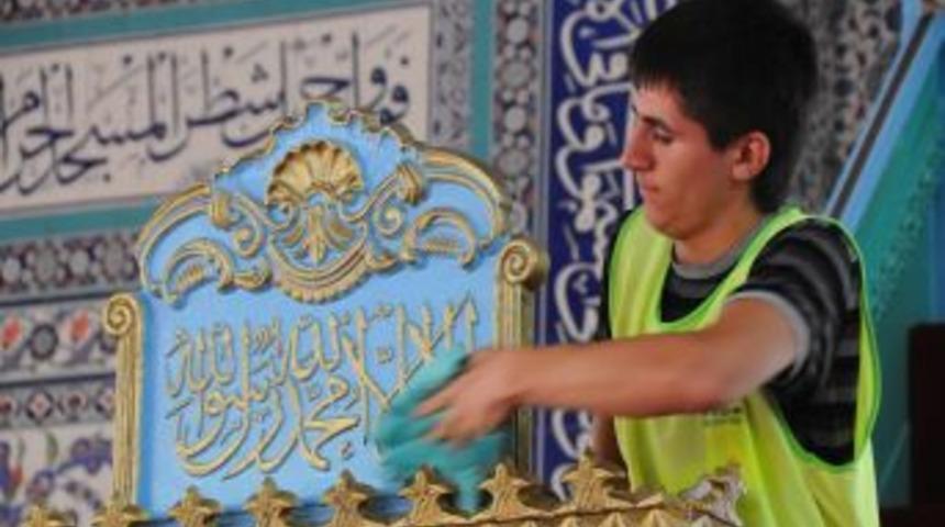 İzmir B&uuml;y&uuml;kşehir'e cami onarım ve temizlikleri i&ccedil;in teşekk&uuml;r