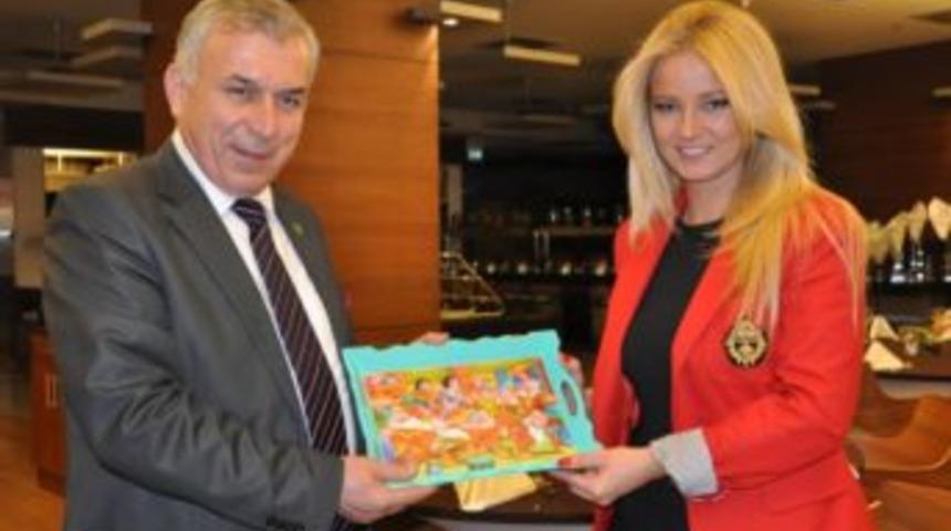 M&uuml;ge Anlı: Niksar&rsquo;ın yemeklerini &ouml;zledim