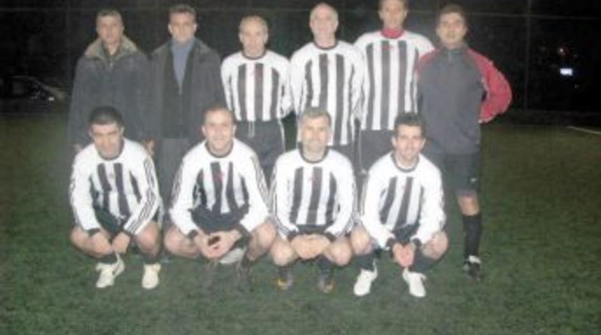 Sağlık&ccedil;ılar sahaya indi