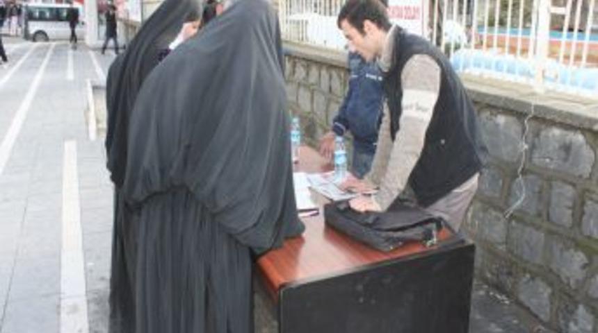 Cizre'de yeni anayasa i&ccedil;in imza kampanyası başlatıldı