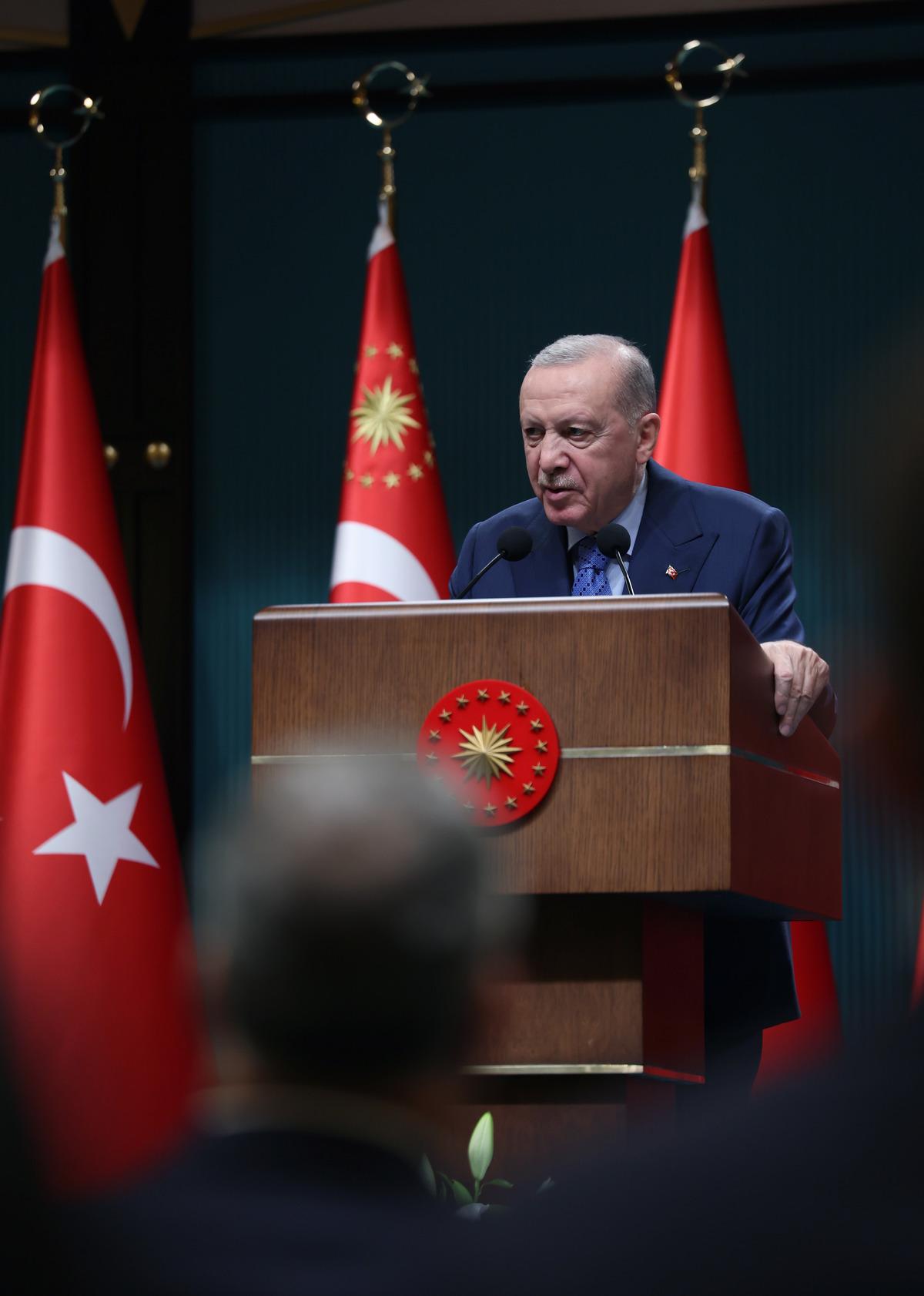 Cumhurbaşkanı Erdoğan: "2027 bütçesinde emeklilerimiz durumunu biraz daha iyileştirecek mali imkanları oluşturuyoruz" 4