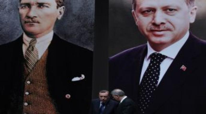 Başbakan &lsquo;tutuklu gazeteci&rsquo; denen kişilerin su&ccedil;larını a&ccedil;ıkladı