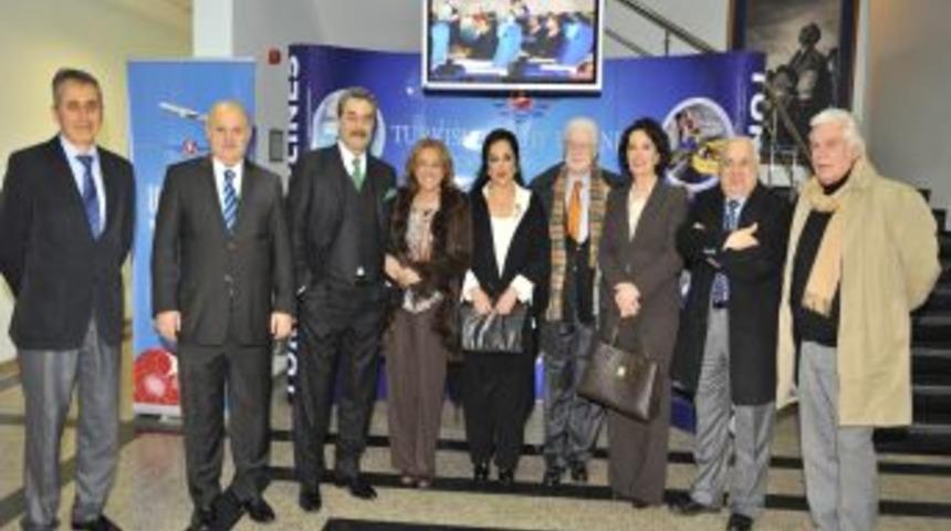 Yeşil&ccedil;am oyuncuları sim&uuml;lat&ouml;rde u&ccedil;uş keyfi yaşadı