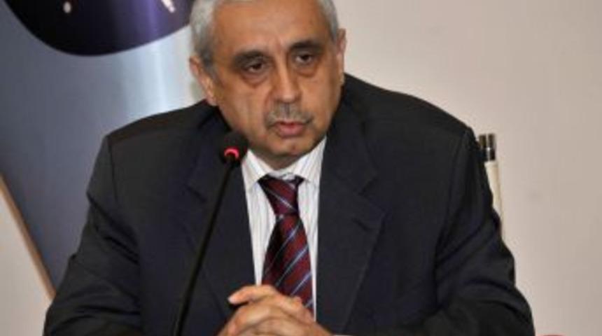 T&uuml;rkiye; aynı anda kalp, b&ouml;brek ve damar nakliyle tıp literat&uuml;r&uuml;ne girdi