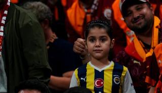 Derbinin karesi şimdiden belli! Y&uuml;rek ısıtan fotoğraf