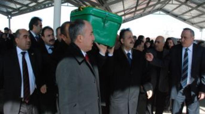 Milletvekili Mazıcıoğlu&rsquo;nun teyzesi toprağa verildi