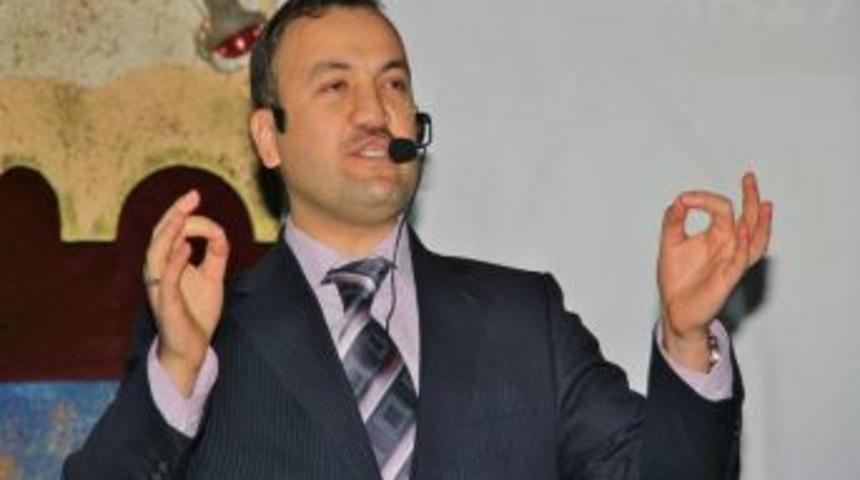 Psikolog Kocacan: Gen&ccedil;ler eskiden cirit atardı, şimdi twit atıyorlar