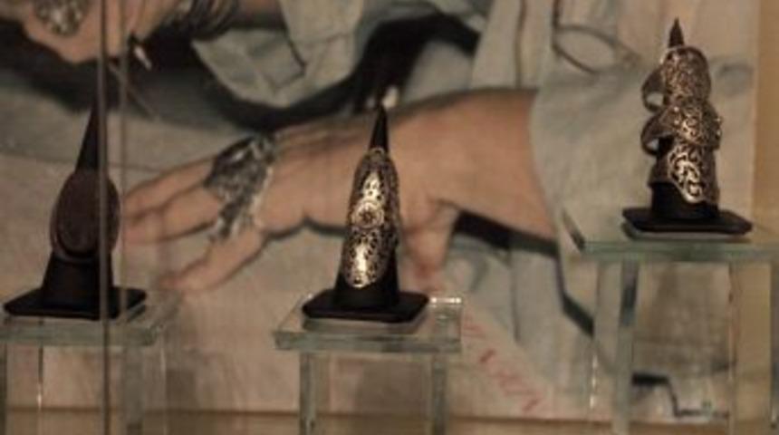 Barı&ccedil; Man&ccedil;o'nun eşyaları Ankara'da sergileniyor