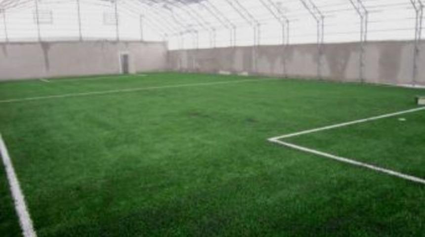 Belediyeden okullara kapalı spor salonu