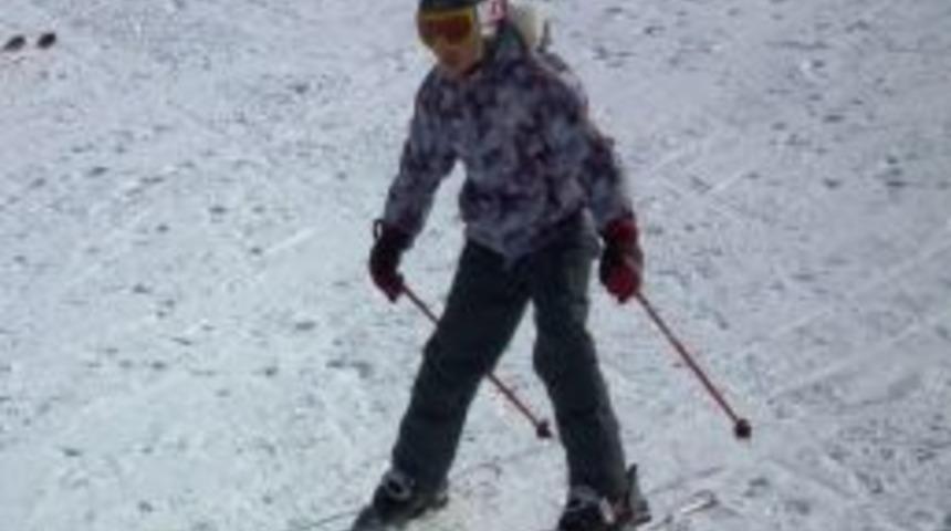 Sarıkamış'ta karla tanışan Batmanlı &ouml;ğrenciler moral buldu