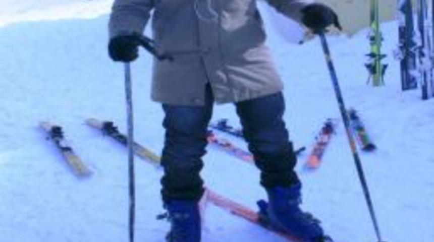 Afrikalı &ouml;ğrenciler, Elmadağ'da kayak yaptı, kara doydu