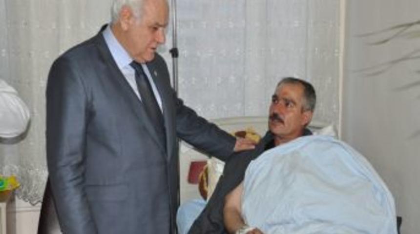 Vali &Ccedil;olak hastaları ziyaret etti