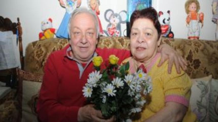 Sevgililer G&uuml;n&uuml;'n&uuml; huzurevinde kutladılar