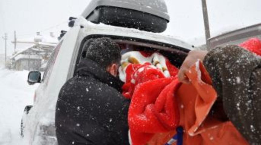 Doğum sancısı tutan kadının imdadına 112 ekipleri yetişti