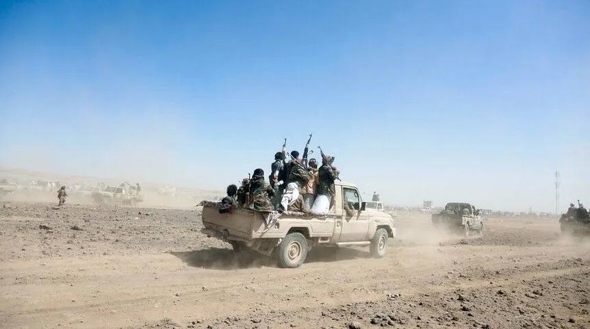 Yemen ordusu Taiz'de stratejik El-Meydan Tepesi'nde kontrol&uuml; ele ge&ccedil;irdiğini a&ccedil;ıkladı