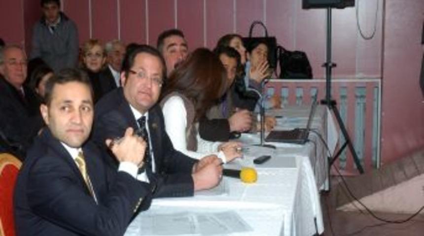 İstiklal Marşı'nı g&uuml;zel okumak i&ccedil;in yarıştılar