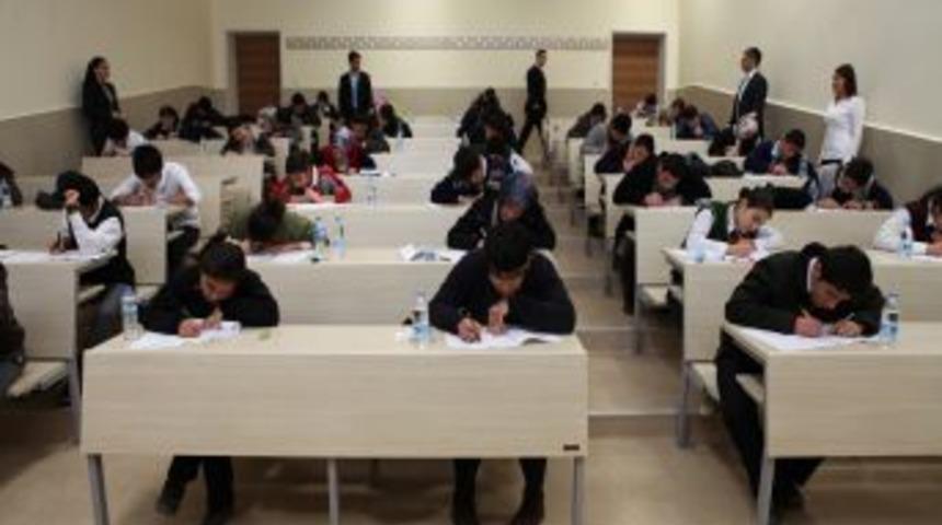 Liselerarası Matematik Yarışması'nda 4 lise finale y&uuml;kseldi
