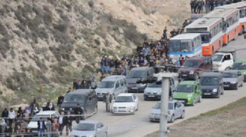 Ter&ouml;rist cenazesinde olaylar &ccedil;ıktı