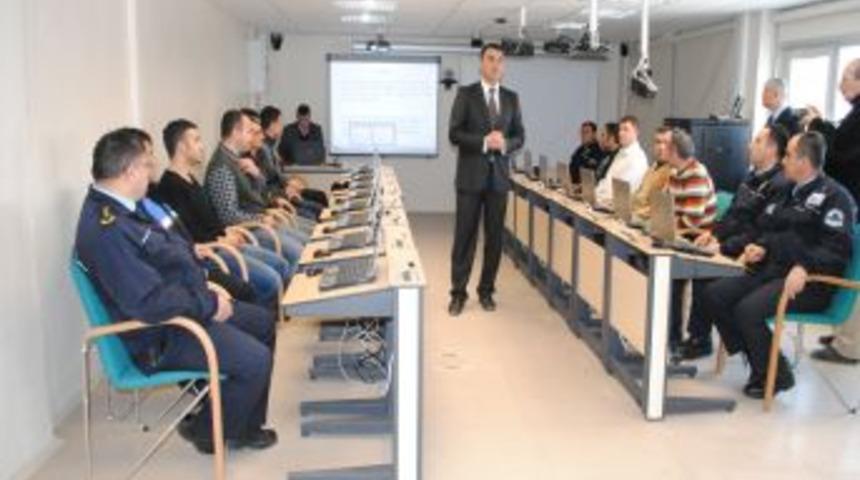 Polis, kadınlara şiddet sonrası ne yapacaklarını &ouml;ğretecek