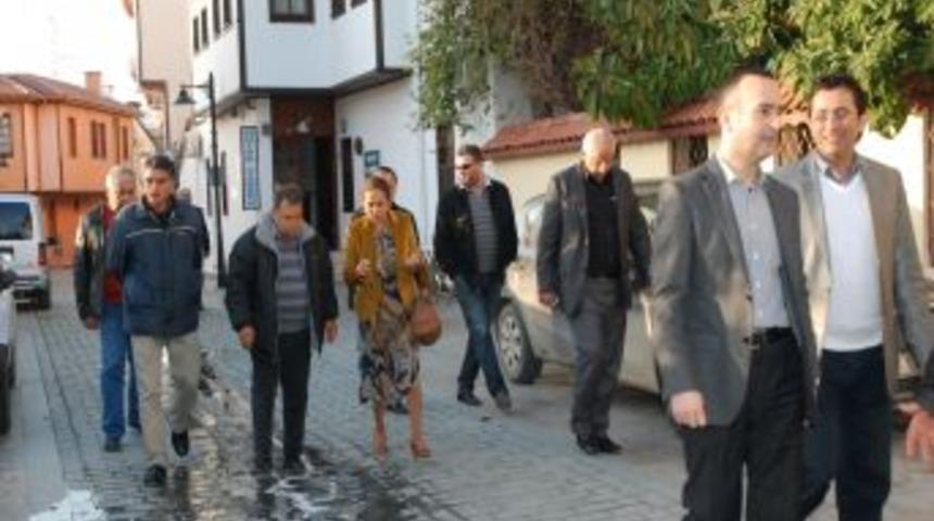 Milletvekili En&ccedil;, esnaf ve muhtarları ziyaret etti