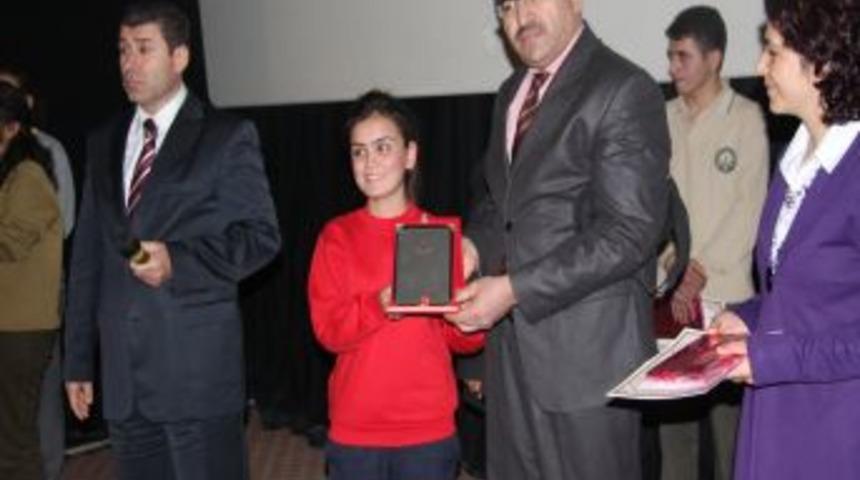 Kozan&rsquo;da g&uuml;zel şiir okuma yarışması d&uuml;zenlendi