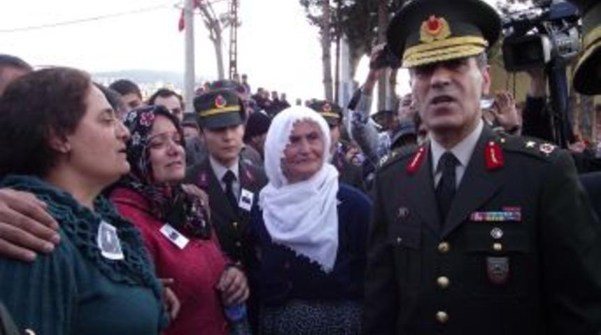 Şehit Uzman &Ccedil;avuş İbrahim Kurt g&ouml;zyaşlarıyla uğurlandı