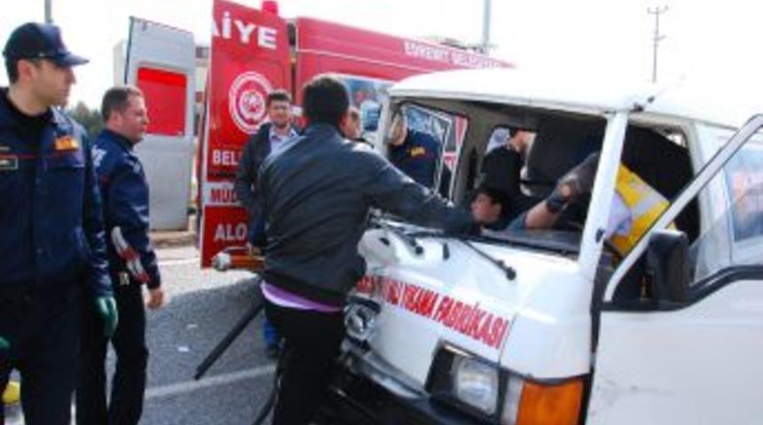 Edremit&rsquo;teki zincirleme kazada bir kişi yaralandı