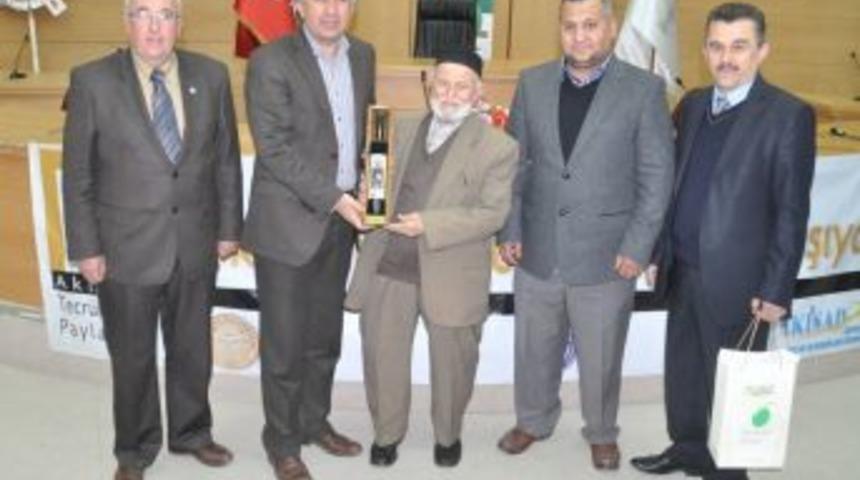 82 yıllık tecr&uuml;besini Akhisarlılarla paylaştı