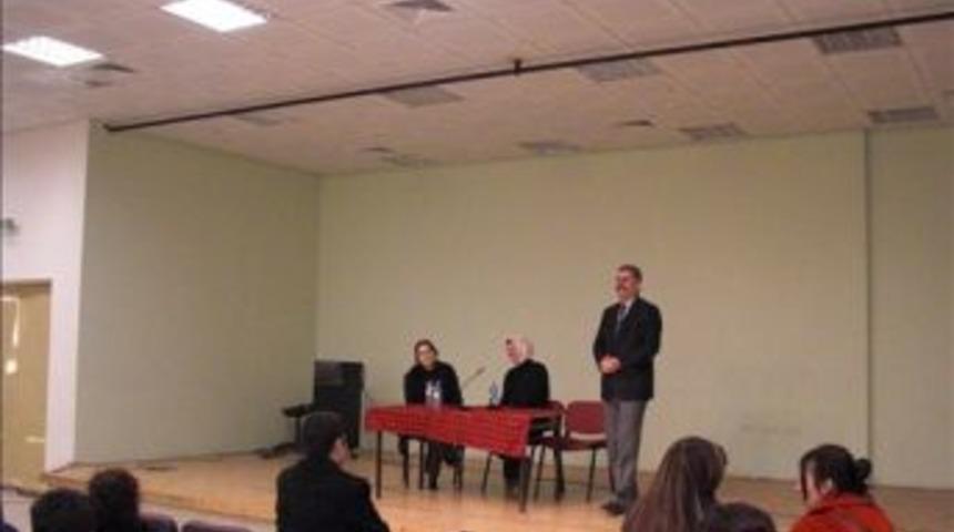 &Ouml;ğrencilere mesleki eğitim semineri verildi