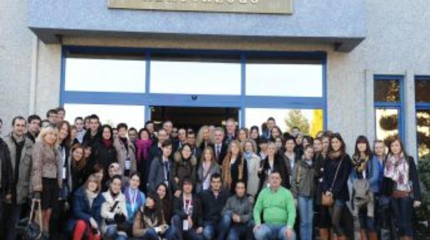 Avrupalı &ouml;ğrenciler, Sakarya &Uuml;niversitesi Rekt&ouml;r&uuml; Elmas&rsquo;la g&ouml;r&uuml;şt&uuml;