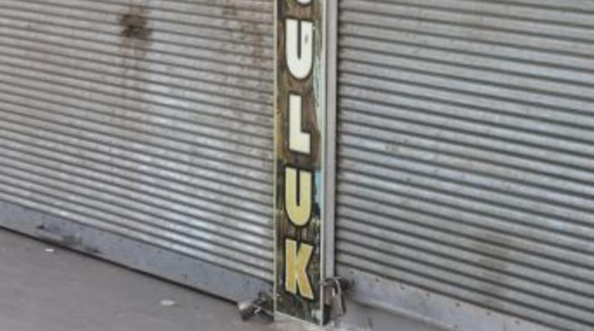 Cizre’de kepenkler kapalı