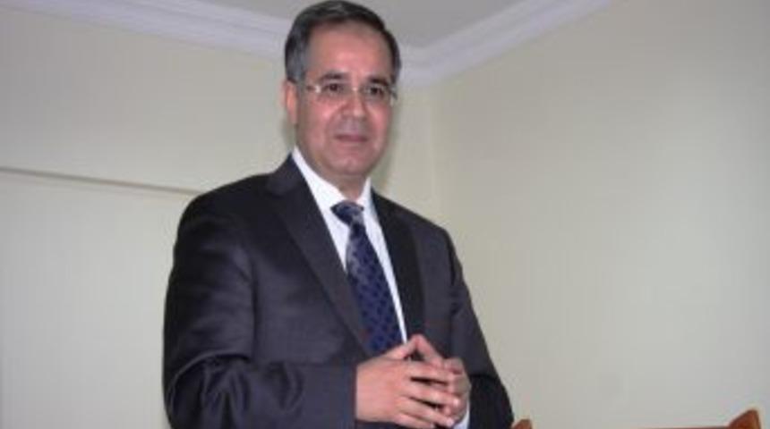 Burdur Valisi Tapsız, &Ouml;zel Alpaslan Ali Can Koleji &ouml;ğrencileriyle s&ouml;yleşti