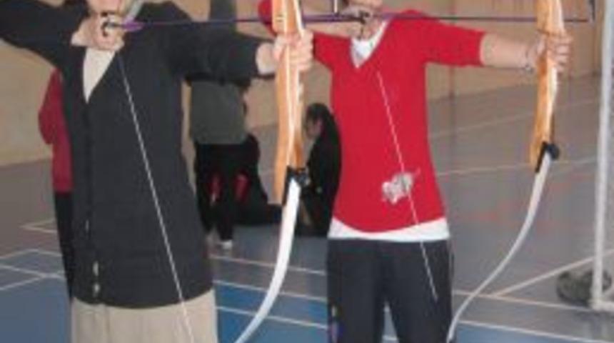 &Ouml;zel Mutafoğlu Kolejinde ok&ccedil;uluk kul&uuml;b&uuml; kuruldu