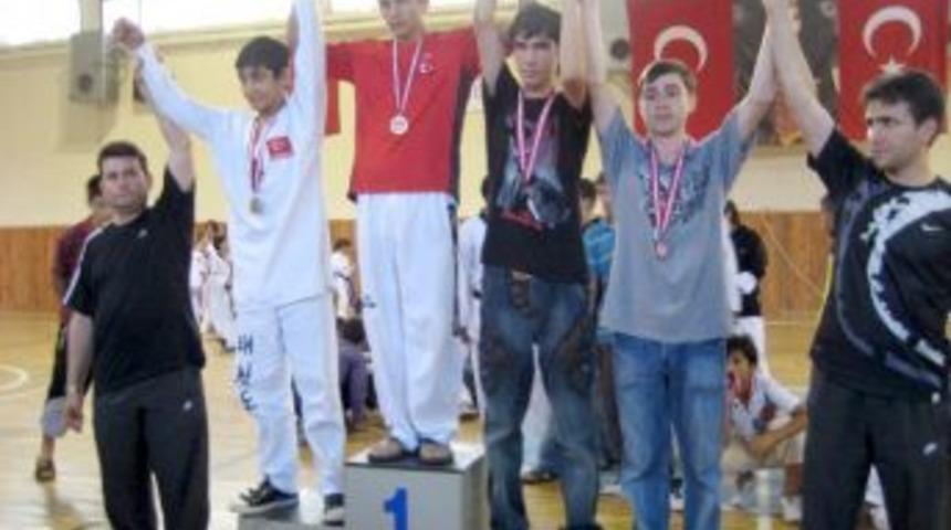 Milli Takım Se&ccedil;melerinde T&uuml;m Rakiplerini Yendi