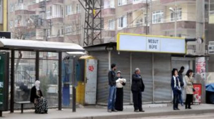 Diyarbakır&rsquo;da kepenkler kısmen kapalı