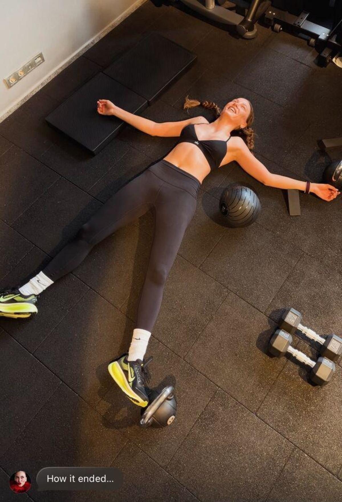 Serenay Sarıkaya spor salonundan peş peşe paylaştı! Dayanamayıp kendini yere attı 2