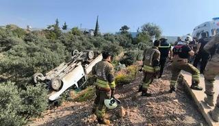 Zeytinliğe u&ccedil;an kamyonetin s&uuml;r&uuml;c&uuml;s&uuml; yaralandı