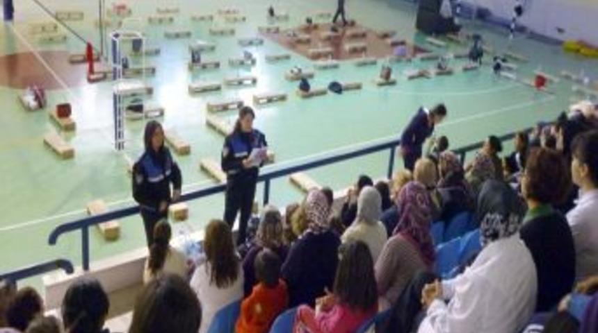 Toplum destekli polisler komşuluk ilişkilerini geliştiriyor