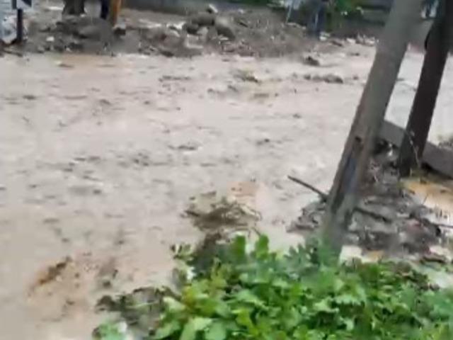 Karacabey’de dere taştı, ekipler bölgede çalışma başlattı