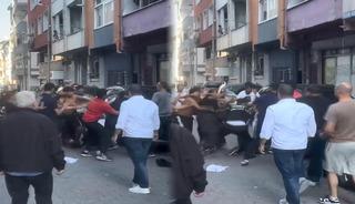 Sevgilisinin evli olduğunu &ouml;ğrenip ayrıldı! Yanında yeni sevgilisi varken eski sevgilisini yaraladı