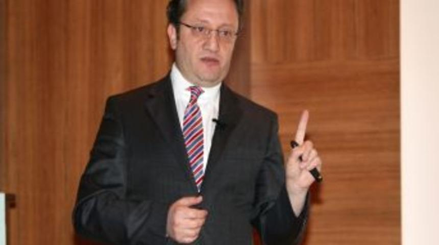 Prof. Öztürk: Dünya işçi çıkarırken Türkiye istihdam rekoruna imza attı