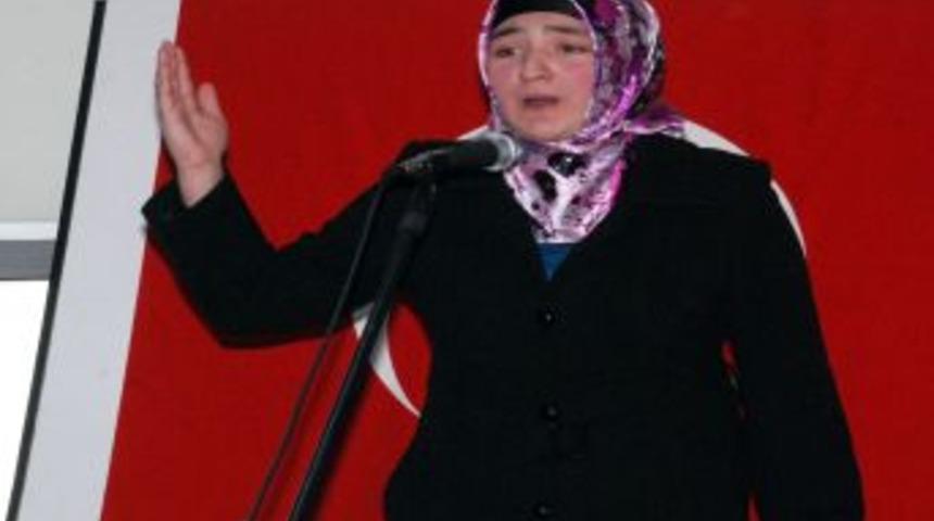 Kur&rsquo;an kursu &ouml;ğrencileri İstiklal Marşı'nı g&uuml;zel okumak i&ccedil;in yarıştı