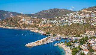 Sonbaharın en iyi 5 tatil rotasını a&ccedil;ıklandı: T&uuml;rkiye&rsquo;den o il&ccedil;e listede!