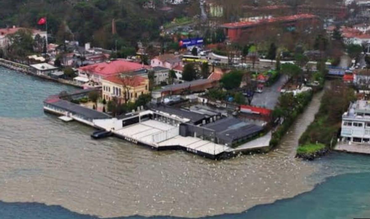 İstanbul da yine aynı görüntü! Çamur Boğaz ı kapladı, deniz kahverengiye döndü 5