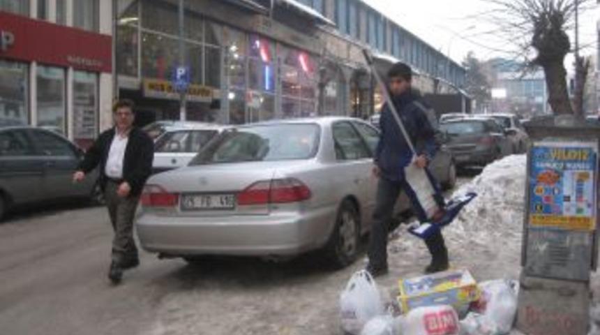 Mumcu esnafı temizlikten şikayet&ccedil;i oldu